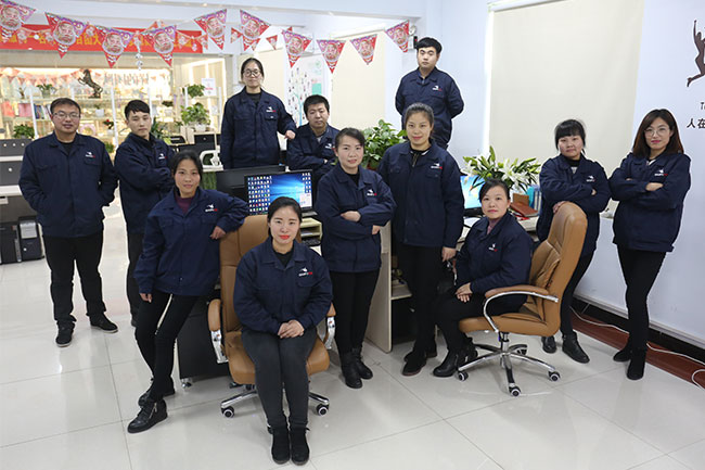 蜜桃成人网色情团队